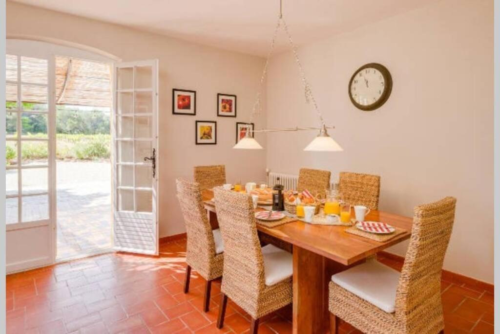 Le Clos Des Pins, Vue Mont Ventoux Roaix Екстер'єр фото